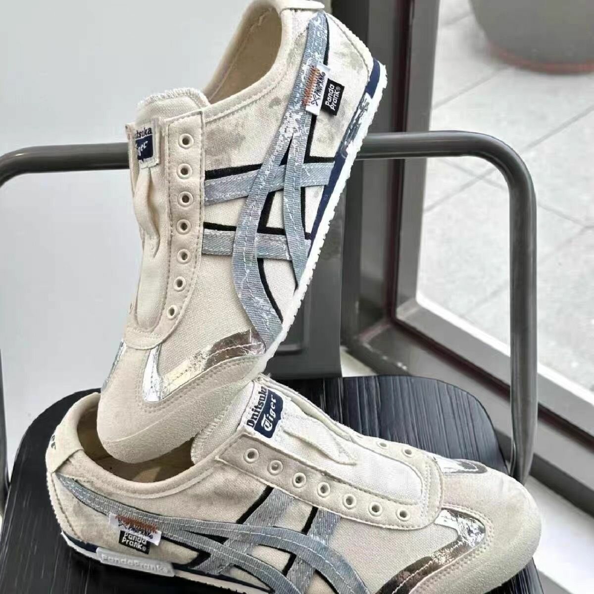 MEN CANVAS. sizes:38-44