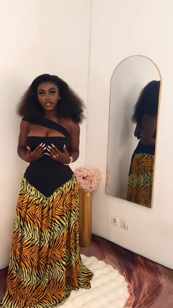 Robe Longue Épaules Dénudées