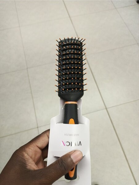 Brosse thermique antistatique