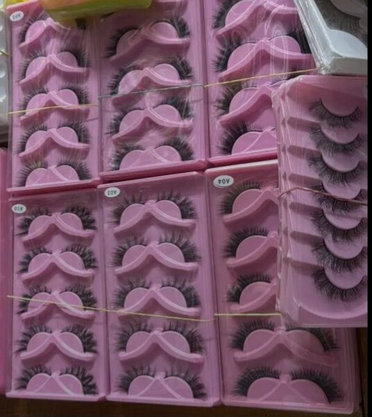 Faux-cils volumineux 3D