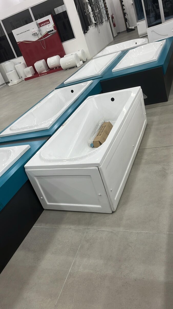 Bathtubs with Panel