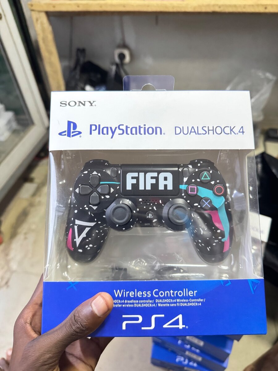 Manette ps4 design FiFA