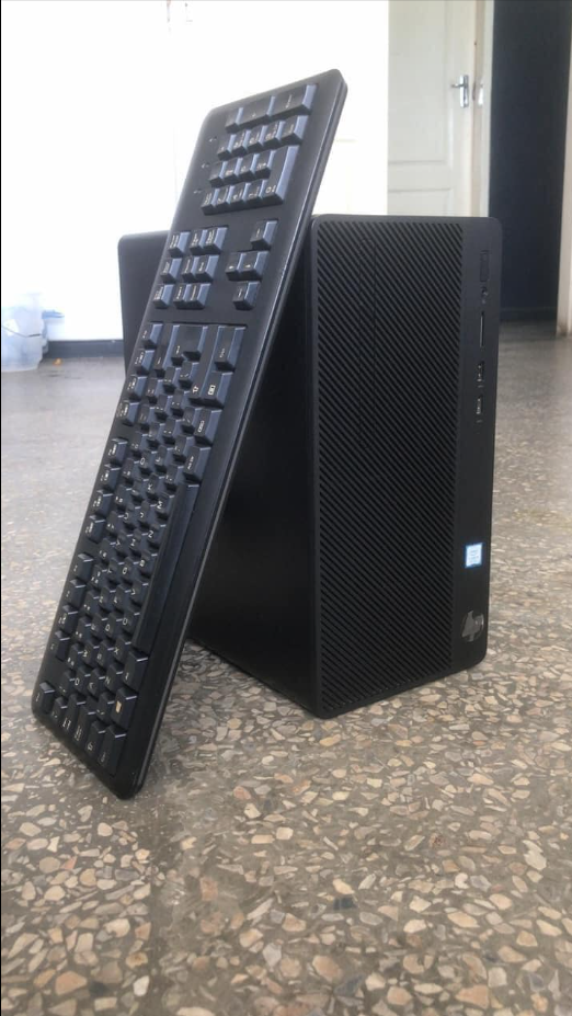 Ordinateur de bureau/clavier et souris HP