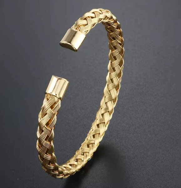 Bracelet tressé en or élégant