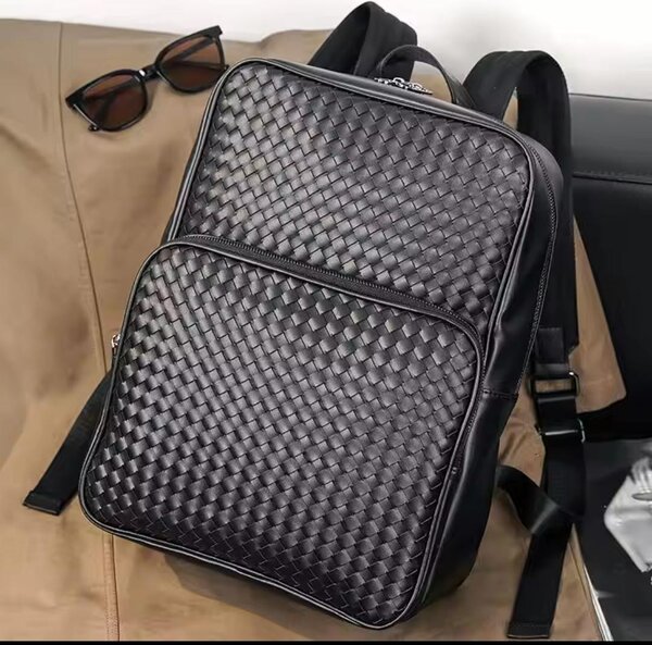 Sac à dos en cuir tressé élégant