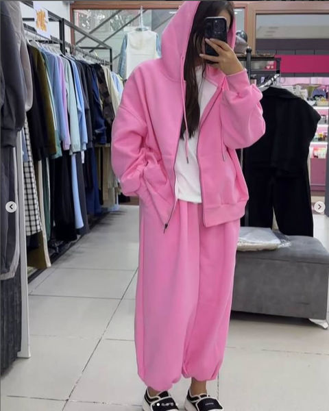 Женский розовый спортивный костюм