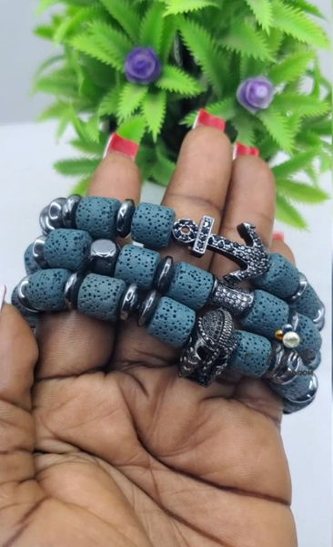 Bracelet with beaded gemstones