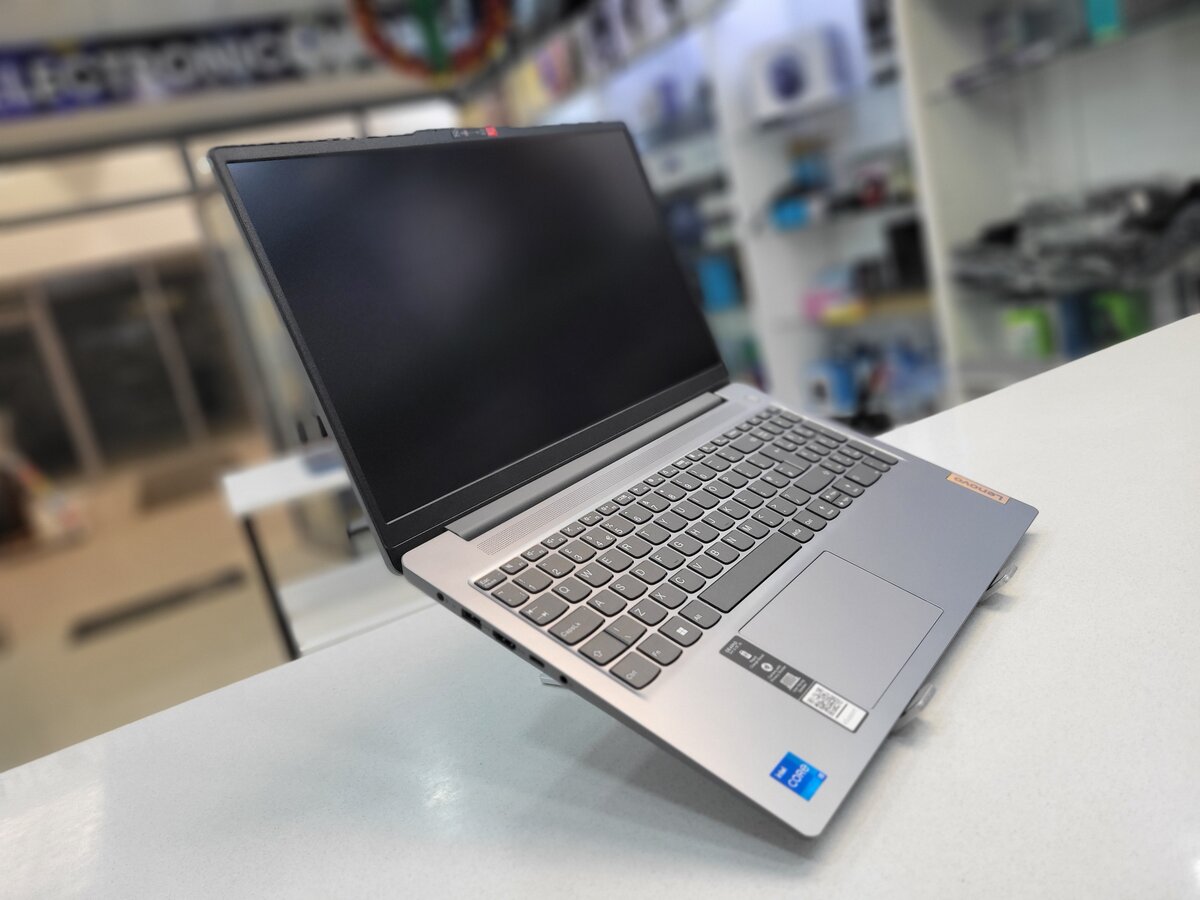 LENOVO IDEAPAD SLIM 3 //15.6"