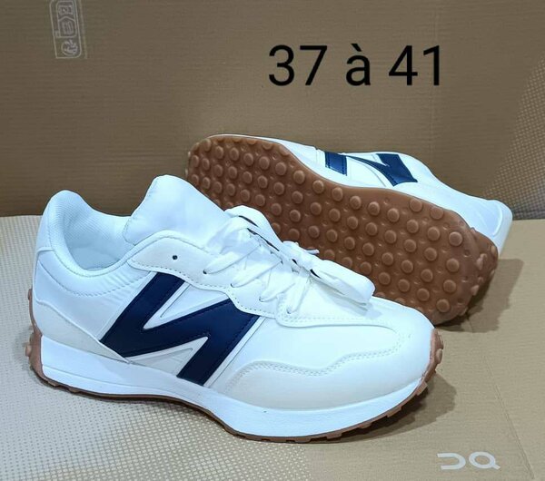 Baskets blanches style décontracté