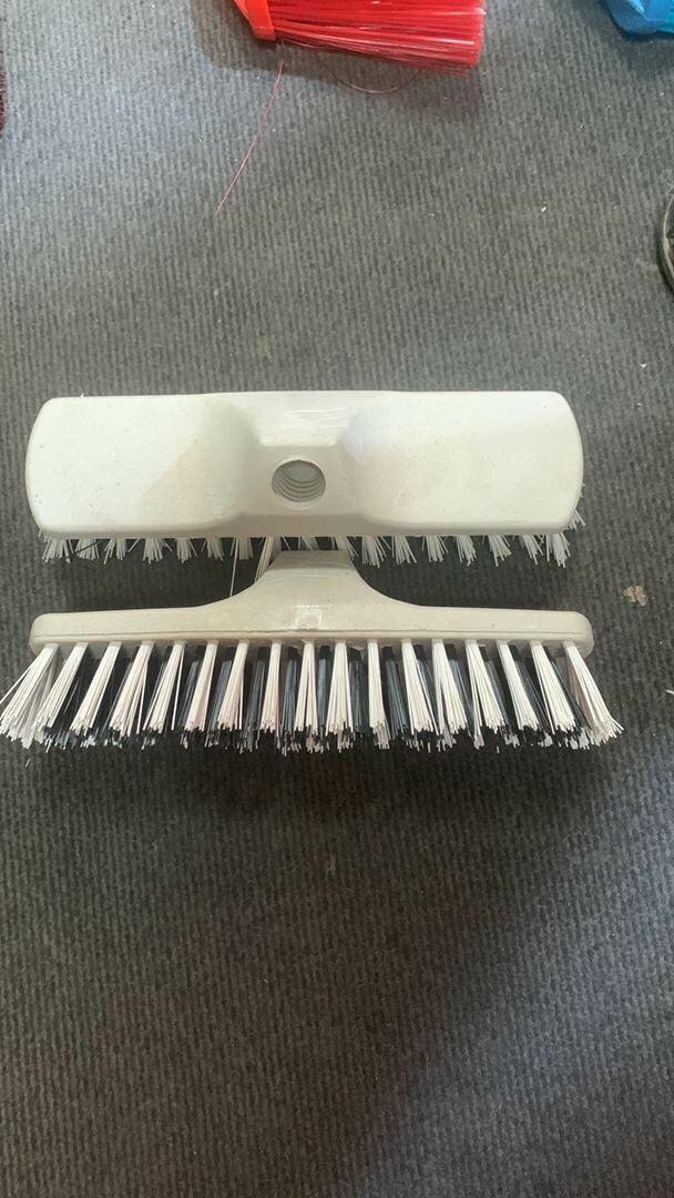 Brosses multicolores nettoyage