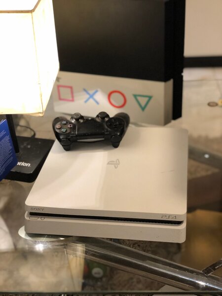 PS4 slim 5 games installed