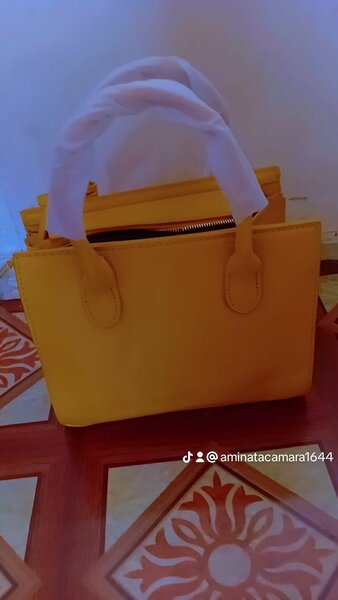 Sac à main matelassé jaune