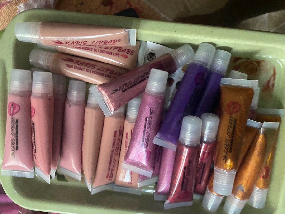 Squeeze tube lip gloss