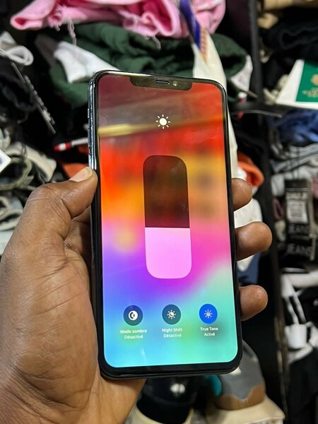 11pro Max 256Giga disponible avec le cartons 🛍️🛍️