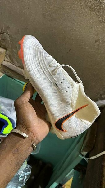 Chaussures de football légères