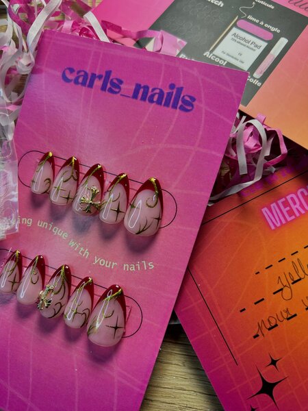 Elegant Press-on Nails Set