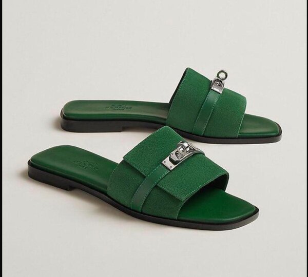 Mules en cuir vert élégantes