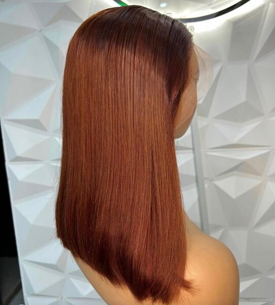 Perruque en dentelle frontale auburn