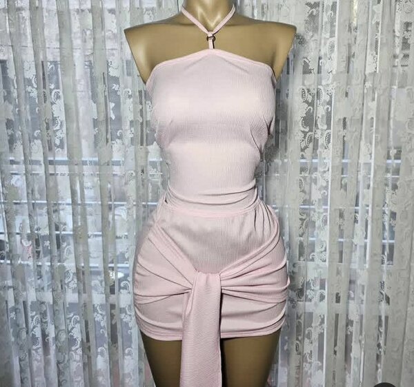 Robe Courte Élégante