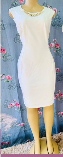 robe sans manches-blanc