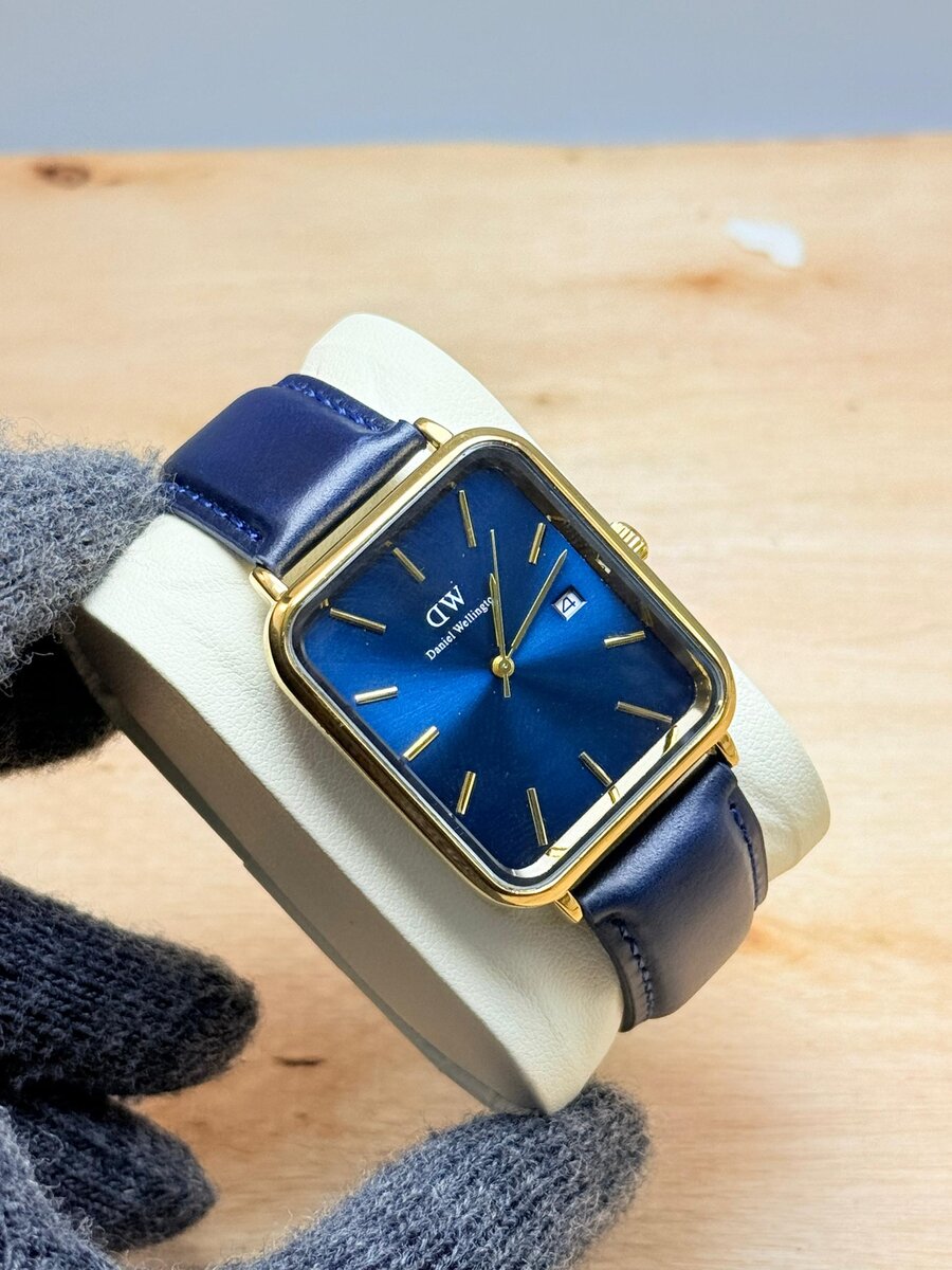 Montre Carrée Élégante Homme