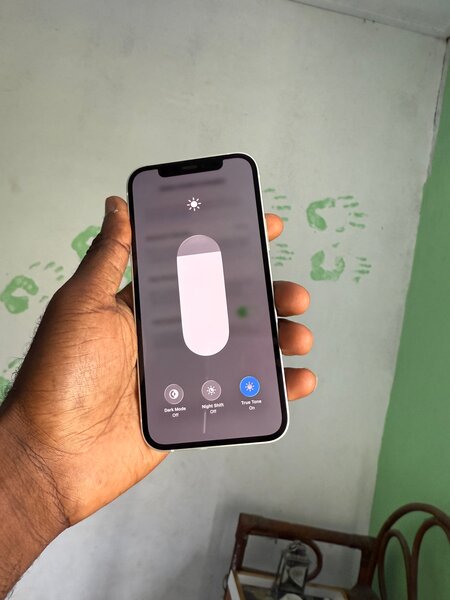 iPhone 12 simple quasi neuf