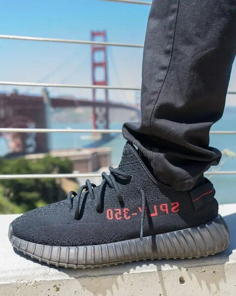 Adidas Yeezy 350 V2 Core Noir