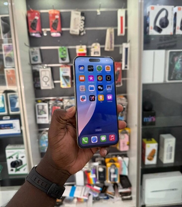 iPhone 115 pro Max 1TB ESM