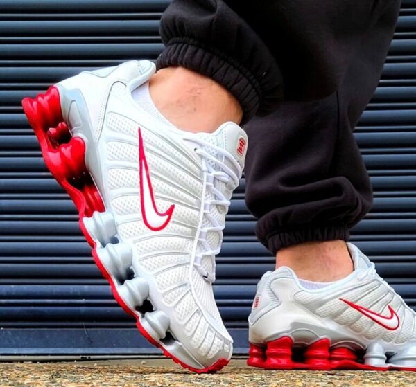 Baskets Nike Shox Gravité Homme