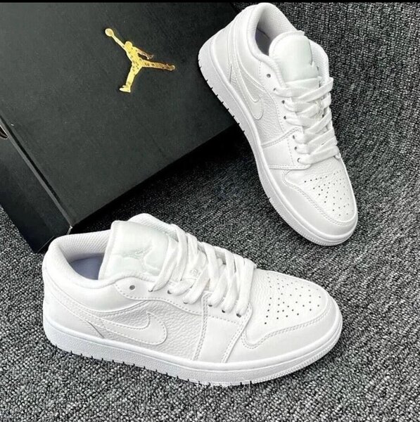 Air Jordan 1 low white