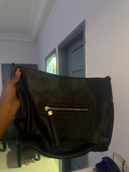 Sac à main noir chic de sortie