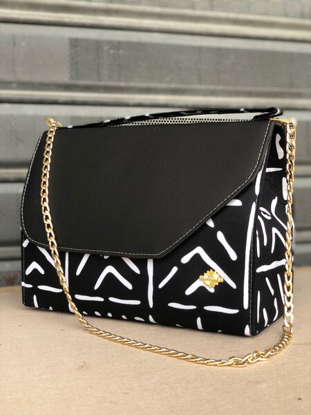 Sac à main design chaîne dorée