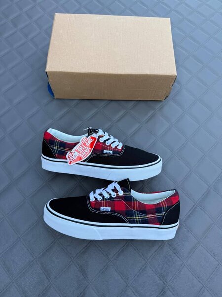 Chaussures en toile à carreaux