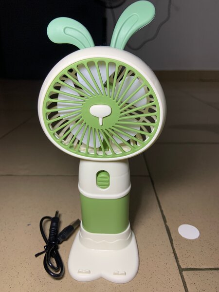 Ventilateur portable à oreilles