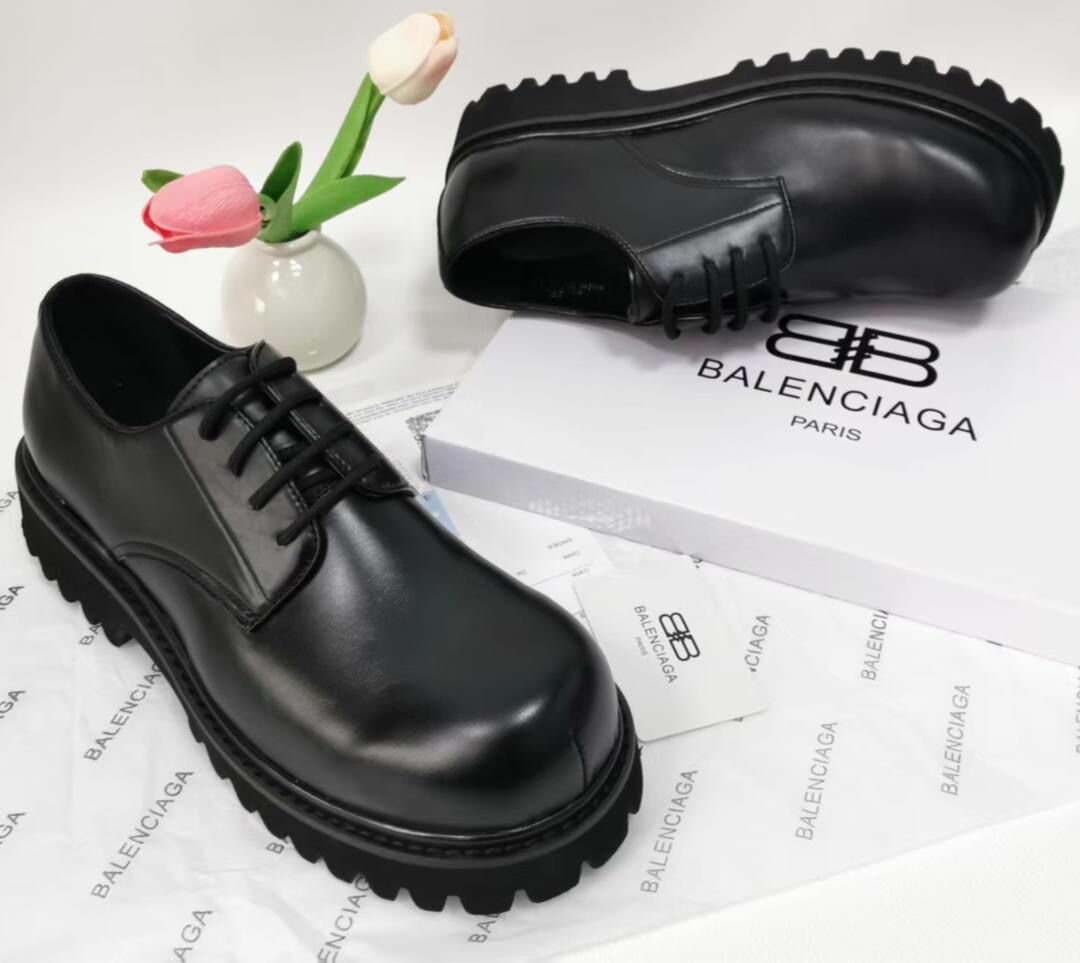 Chaussures Derby Balenciaga élégantes