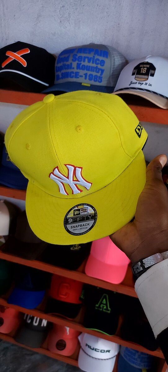 Casquettes de mode neuves