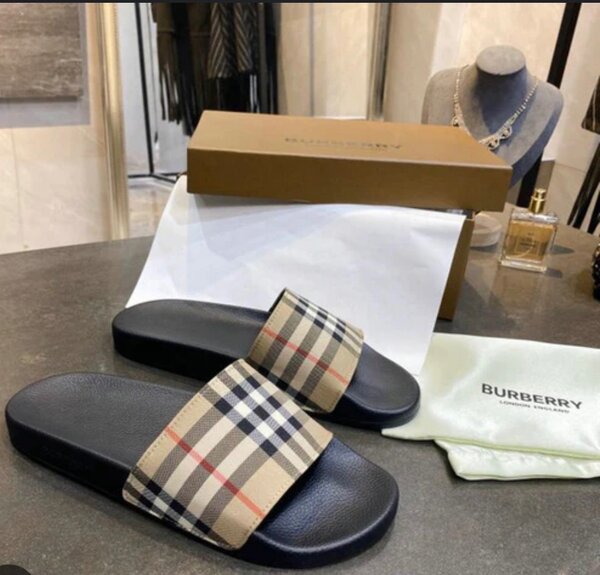 BURBERRY GOYARD GUCCI