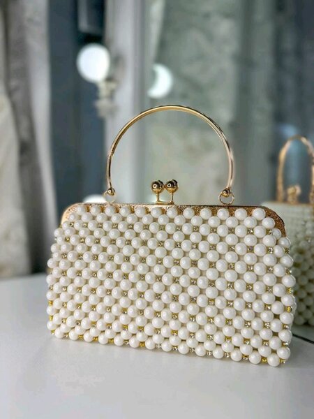 Sac à main perlé chic