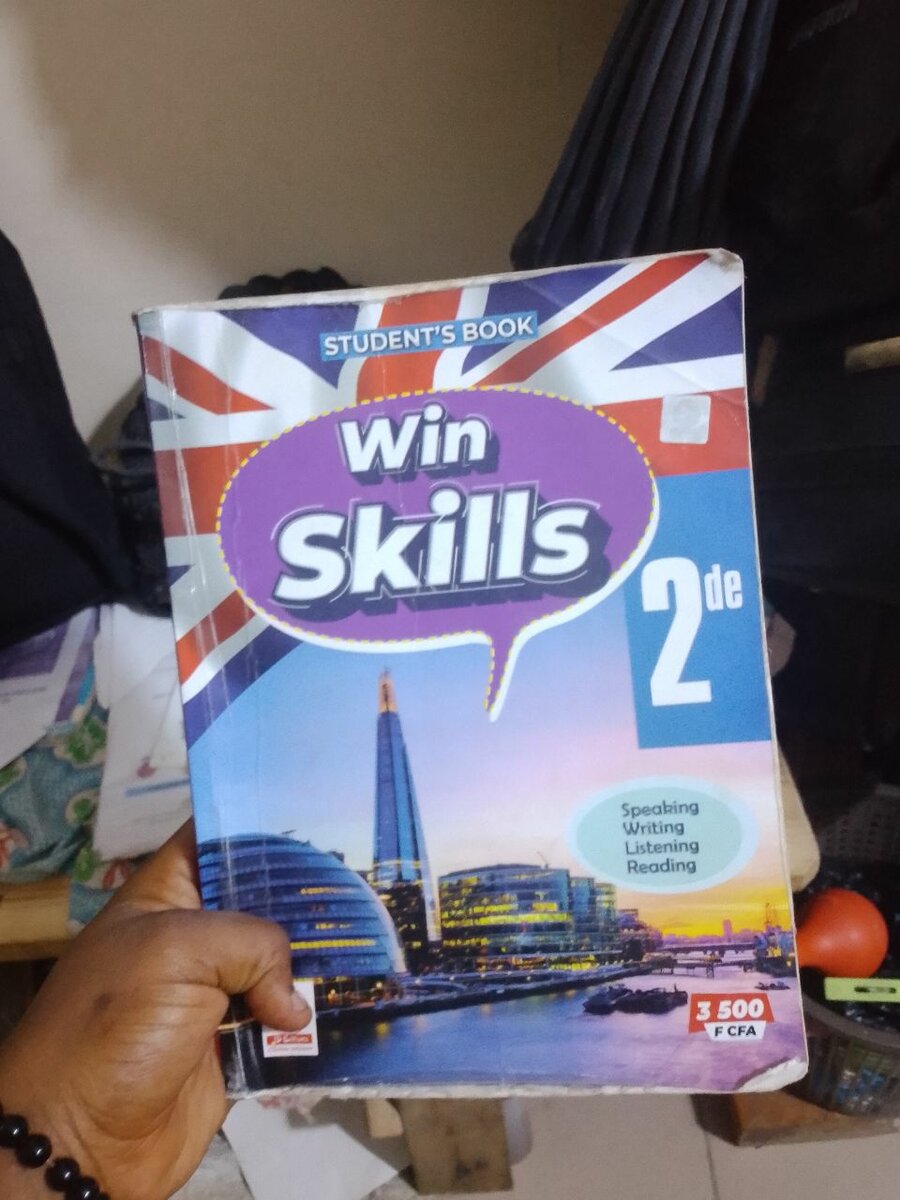 Livres scolaires pour étudiants