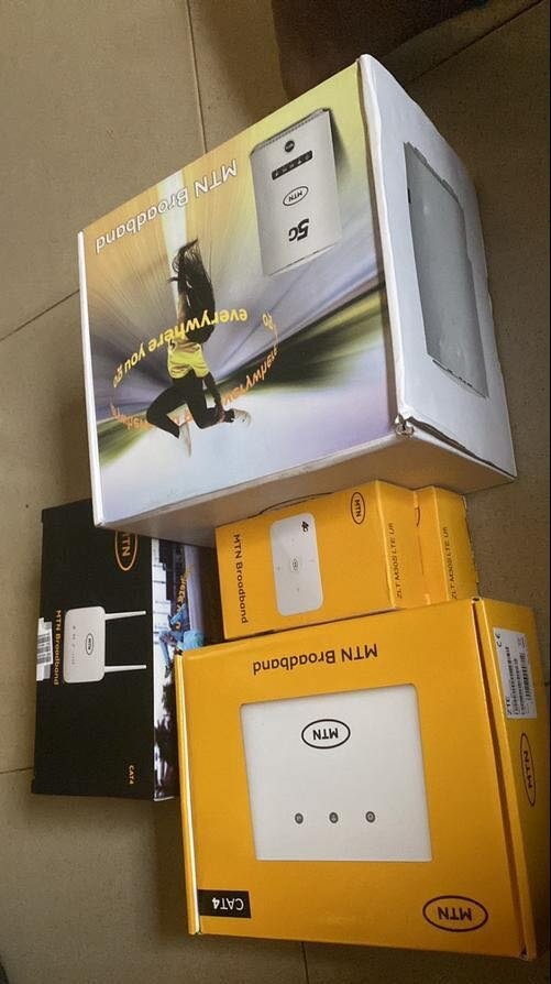 Universal 4G broadband router