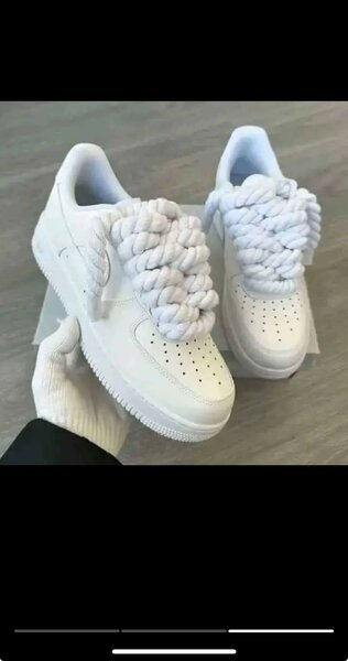 Basket Nike air force authentique avec sa boîte