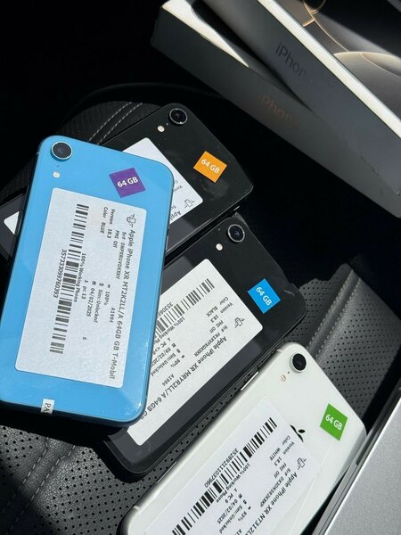 iPhone XR 64gig ( BH 100 )