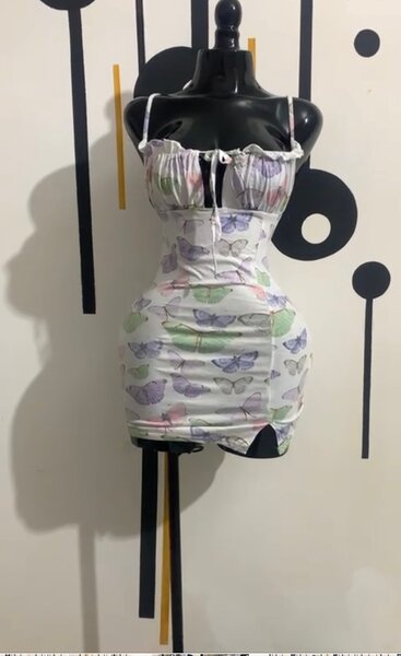 Robe élégante imprimée papillons