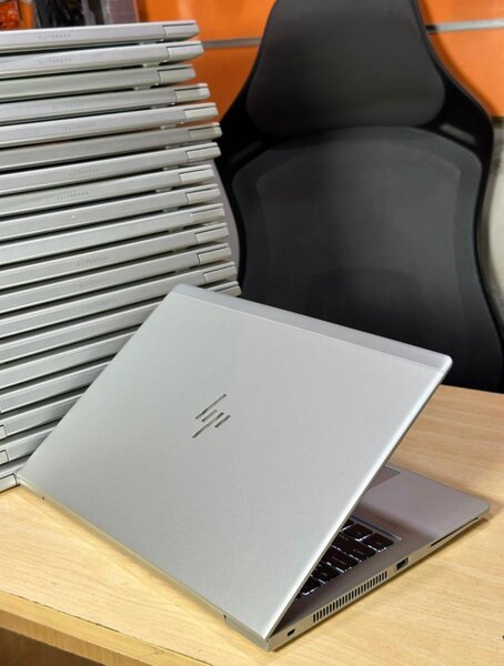 HP Elite book 840 GB