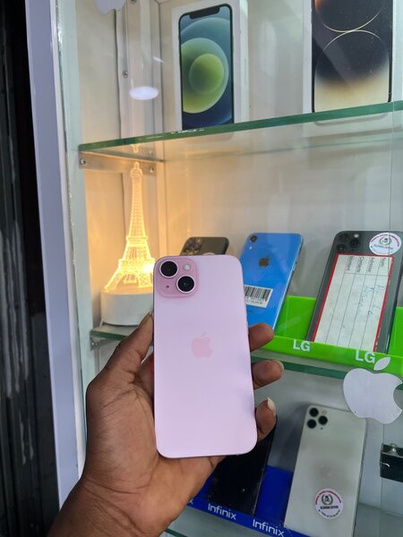 iPhone 15 simple nouveau