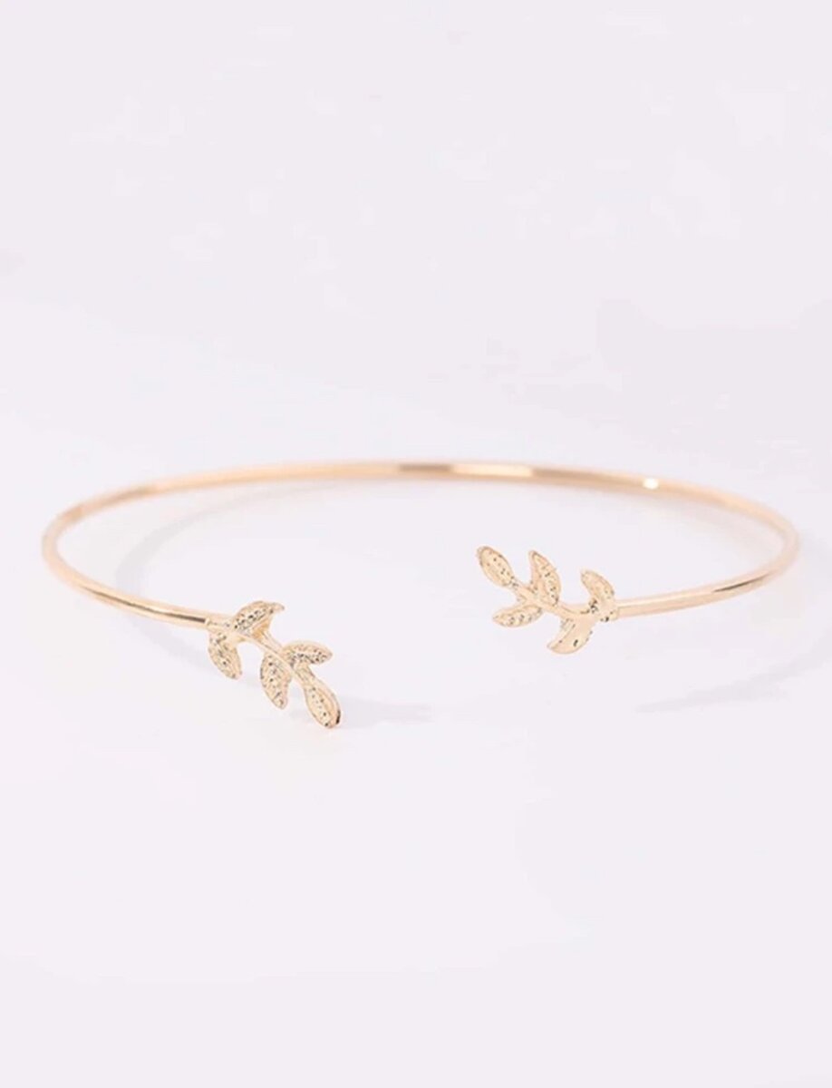 Leaf decor cuff bangle