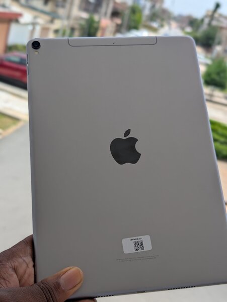 iPad Apple Wi-Fi 128 Go