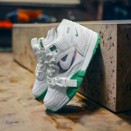 Nike air utility high