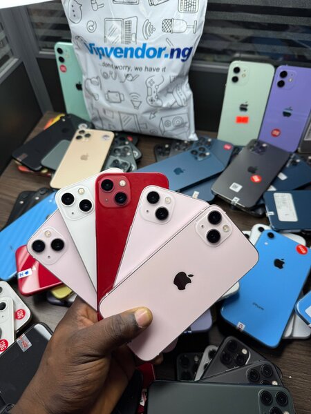 Premium uk used iPhone 13 128GB available