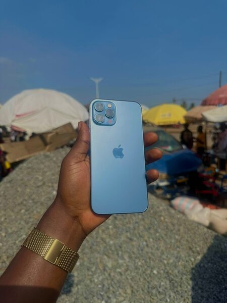 iPhone 12 Pro Max  512 gigabytes